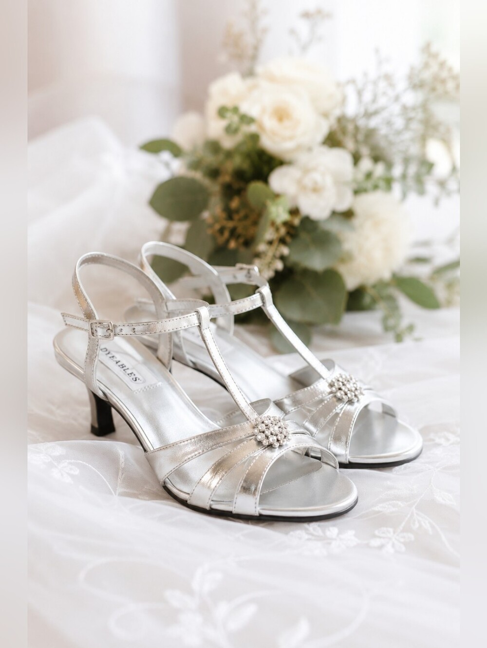 Dyeables Opal T-strap Metallic Heeled Sandals Rhinestones Wedding Women's 9 M